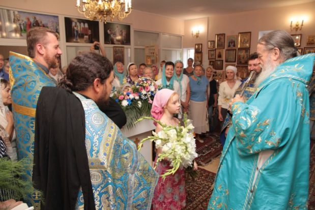 В Неделю 5-ю по Пятидесятнице митрополит Ириней посетил храм при 11-ой городской больнице